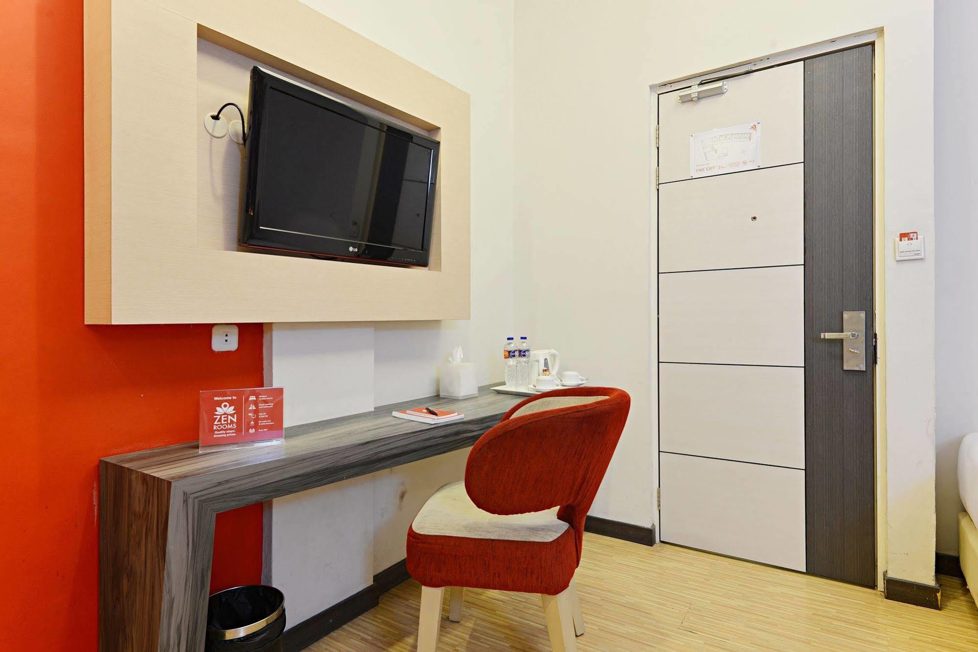 Zen Premium Cihampelas Hotel 2*